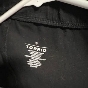 Size 3 torrid capri leggings and regular length leggings pet friendly home